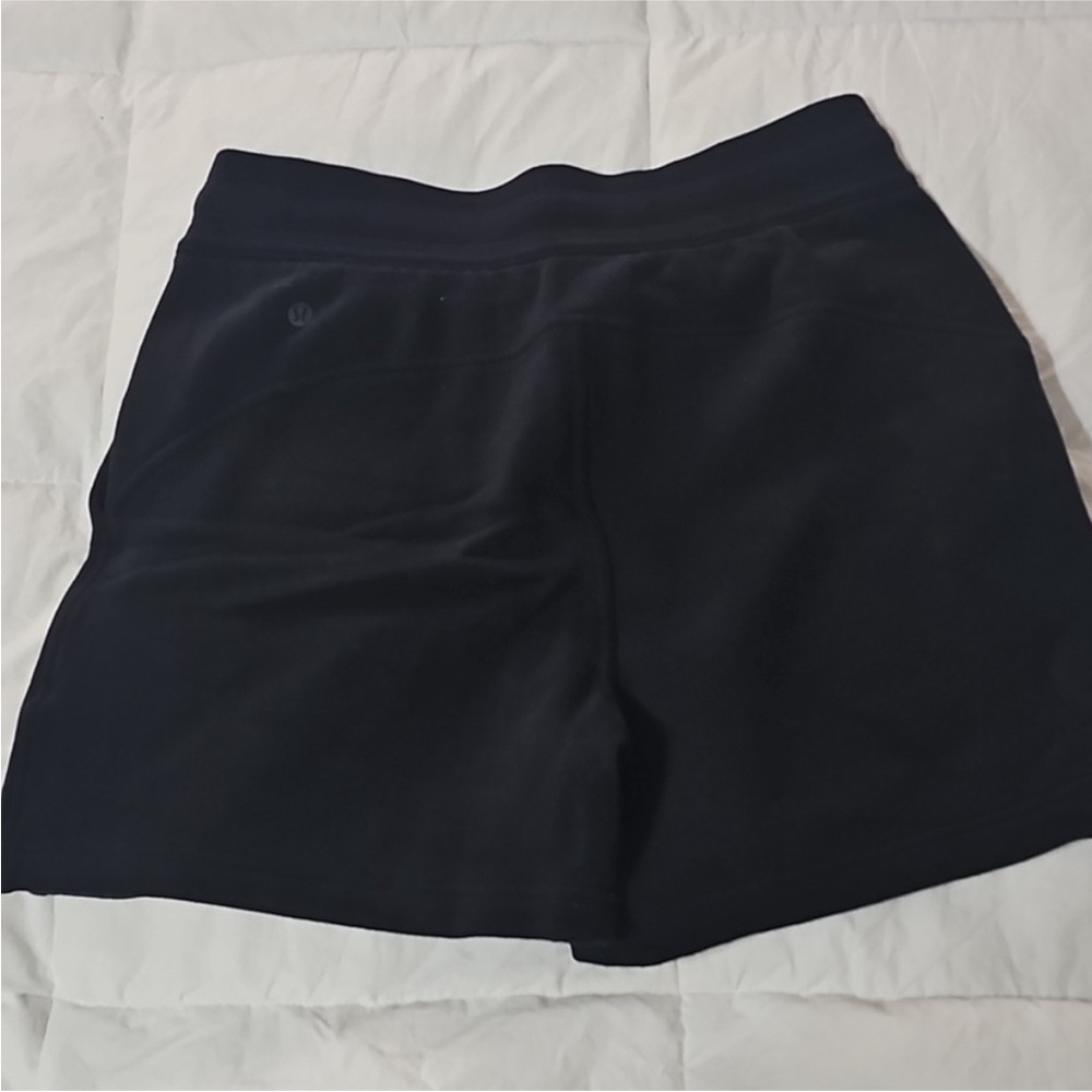 Lululemon Black Scuba High Rise Shorts Sz 8 Has Pockets 5”length - Picture 6 of 9